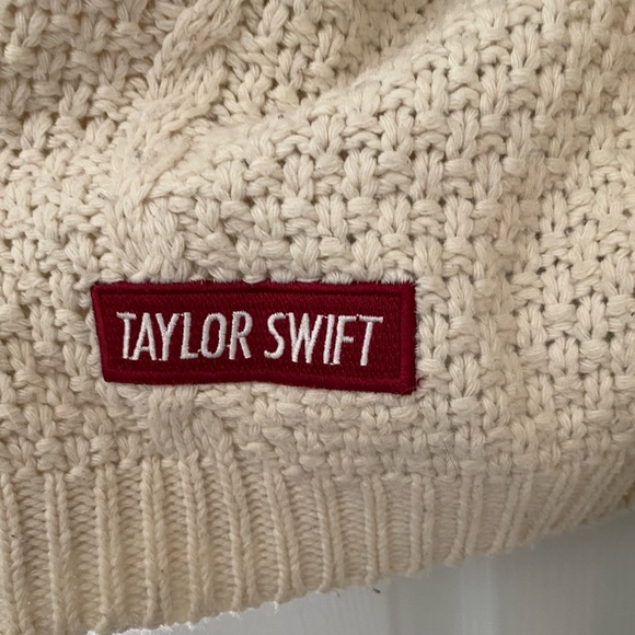 Authentic Taylor Swift Cardigan - Picture 7 of 7